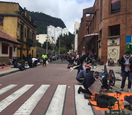 Alcaldía Local de Santa Fe realiza operativo para recuperación de espacio público sobre la carrera séptima y San Victorino 